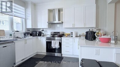 630 Expansion Rd in Ottawa, ON - Building Photo - Building Photo