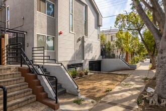 512 Concord St in Glendale, CA - Foto de edificio - Building Photo