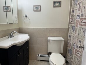 25 Topaz Dr in Lake Ronkonkoma, NY - Foto de edificio - Building Photo