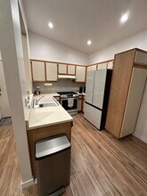 7130 Woodlake Ave in Los Angeles, CA - Building Photo - Building Photo