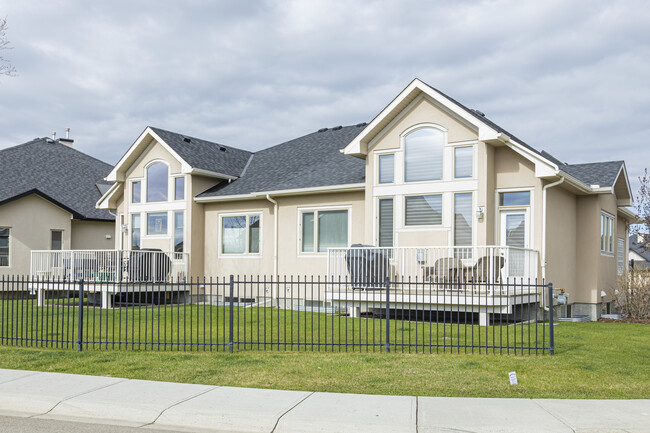 The Villas Of Cimarron Estates in Okotoks, AB - Building Photo - Building Photo