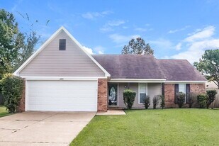 6936 Magnolia Trail in Olive Branch, MS - Building Photo