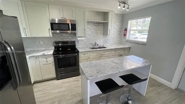 111 N L St, Unit 3 in Lake Worth Beach, FL - Building Photo - Building Photo