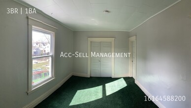 809 Crosby St NW in Grand Rapids, MI - Building Photo - Building Photo