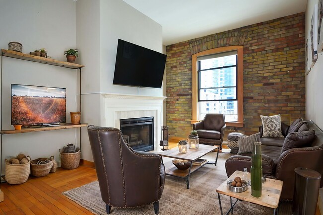 603 S 9th St in Minneapolis, MN - Foto de edificio - Building Photo