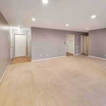 10244 Prince Pl in Upper Marlboro, MD - Foto de edificio - Building Photo