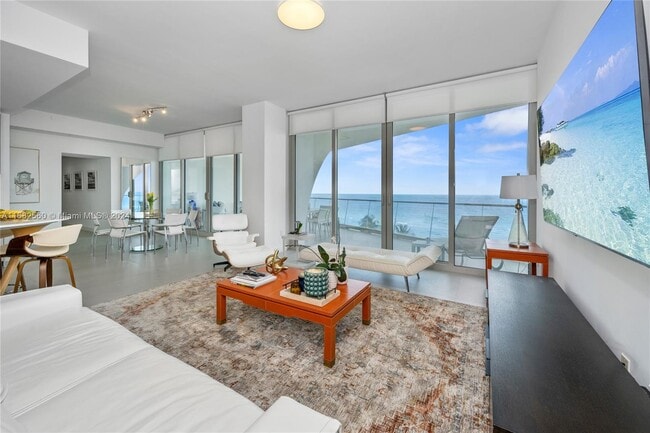 16901 Collins Ave in Sunny Isles Beach, FL - Building Photo - Building Photo