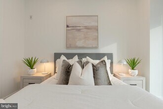 1421-23-1423 E Columbia Ave, Unit 402 in Philadelphia, PA - Foto de edificio - Building Photo