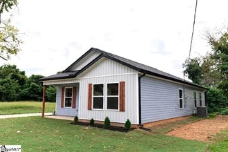 405 E Hampton Ave in Spartanburg, SC - Building Photo - Building Photo