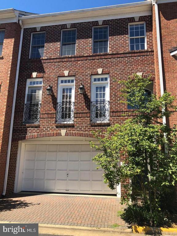 property at 1326 Lessard Ln