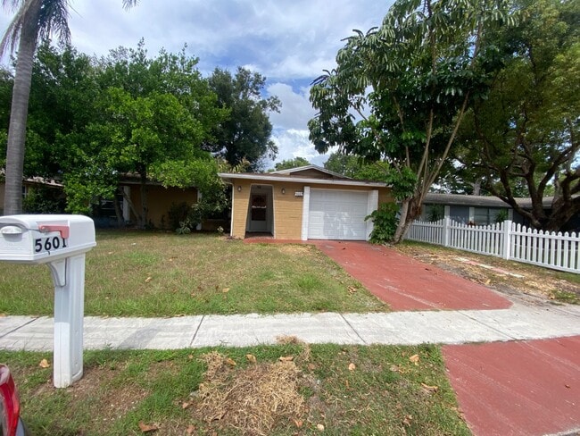 5601 Elkhorn Blvd in Holiday, FL - Building Photo - Building Photo