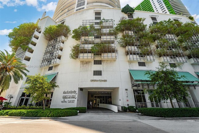 1750 N Bayshore Dr, Unit # 2204 in Miami, FL - Foto de edificio - Building Photo