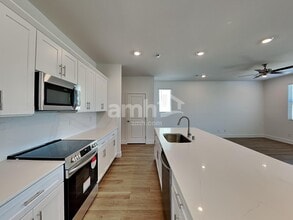 4660 Flaming Ridge Trail in Las Vegas, NV - Building Photo - Building Photo