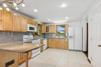 16 Hazel Ave in Livingston, NJ - Building Photo - Building Photo