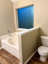 809 Canyon Cove Dr in Burleson, TX - Foto de edificio - Building Photo