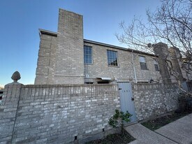 7400 Bellerive Dr, Unit 1401 in Houston, TX - Building Photo