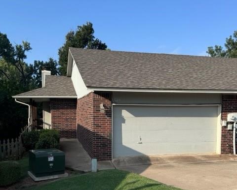520 Mary Lee Ln in Edmond, OK - Building Photo
