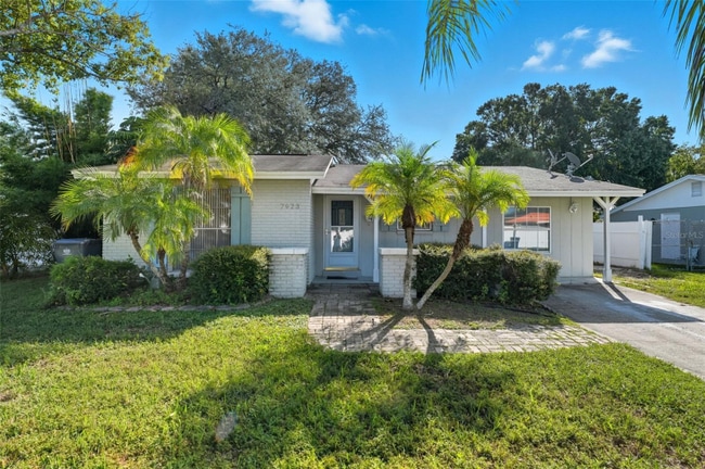 7923 Woodvine Cir in Tampa, FL - Building Photo - Building Photo