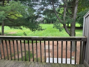 110 Jobs Hill Rd in Ellington, CT - Building Photo - Building Photo