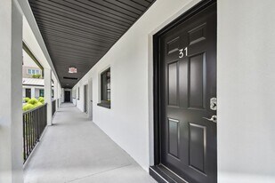 2942 W Bay Dr in Belleair Bluffs, FL - Building Photo