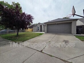 2234 Wall St in Stockton, CA - Building Photo - Building Photo