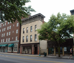 214-216 N Queen St in Martinsburg, WV - Building Photo