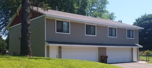 Southlawn Twin Homes in Maplewood, MN - Foto de edificio