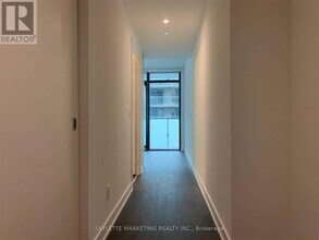 25 Richmond St E in Toronto, ON - Building Photo - Building Photo