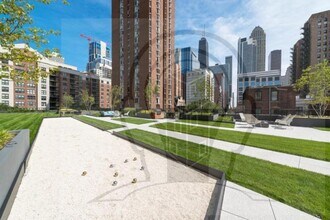 833 60610 in Chicago, IL - Building Photo - Building Photo