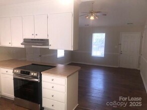 5904 White Cliffs Dr in Monroe, NC - Building Photo - Building Photo