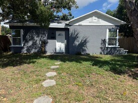 3211 5th Ave S in St. Petersburg, FL - Building Photo