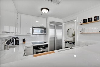 3350 SW 27th Ave in Miami, FL - Building Photo - Building Photo