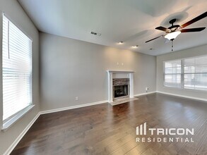 1050 Paddock Park Cir in Gallatin, TN - Building Photo - Building Photo