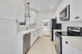 3656 Whitman Ave N in Seattle, WA - Building Photo - Building Photo