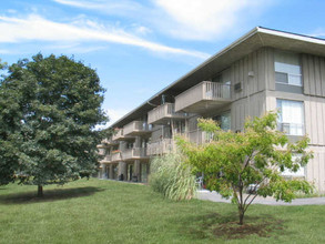 Lansing West Apartments in Ithaca, NY - Foto de edificio - Building Photo