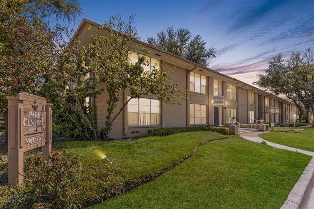 11152 Valleydale Dr in Dallas, TX - Foto de edificio - Building Photo