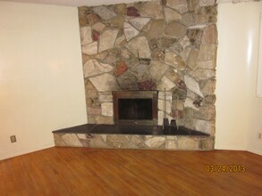 531 S Flower St in Inglewood, CA - Building Photo - Building Photo