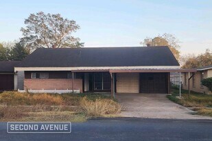 10326 Kingspoint Rd in Houston, TX - Building Photo