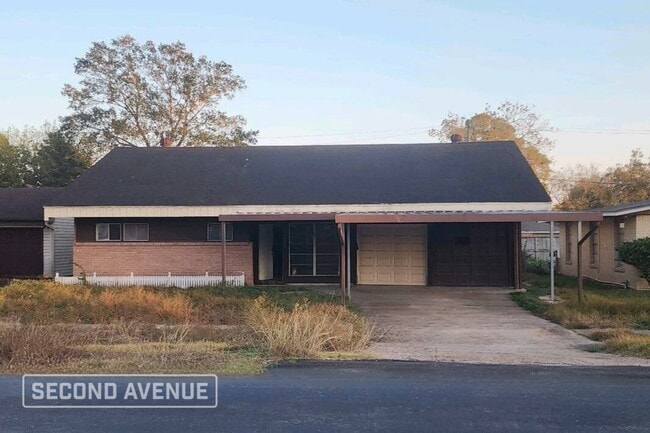 property at 10326 Kingspoint Rd