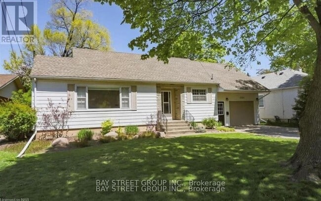 property at 6565 Stamford Green Dr