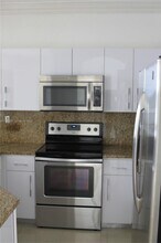 11675 NW 78th Ln in Medley, FL - Building Photo - Building Photo