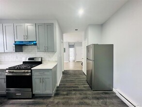8 Morgan Ave, Unit 2 in Poughkeepsie, NY - Building Photo - Building Photo
