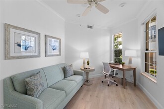 193 Colonade Cir in Naples, FL - Foto de edificio - Building Photo