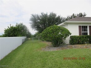 459 NE 3rd Ave in Cape Coral, FL - Building Photo - Building Photo