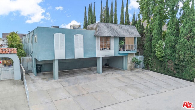 property at 732 Lorraine Blvd