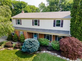707 Rutgers Rd in Rochester Hills, MI - Building Photo