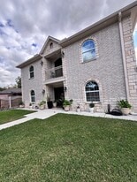 7618 Linden St in Houston, TX - Building Photo