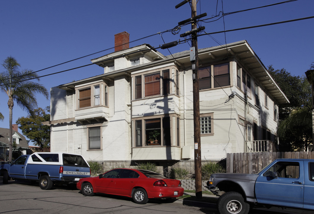 E Street Apartments in San Diego, CA - Building Photo