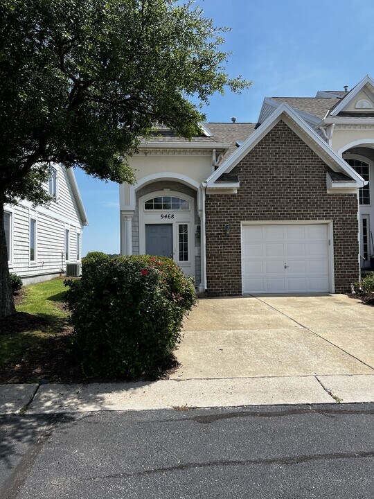 9468 Bay Front Dr in Norfolk, VA - Building Photo