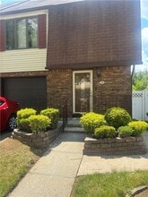 24 Von Braun Ave in Staten Island, NY - Building Photo - Building Photo